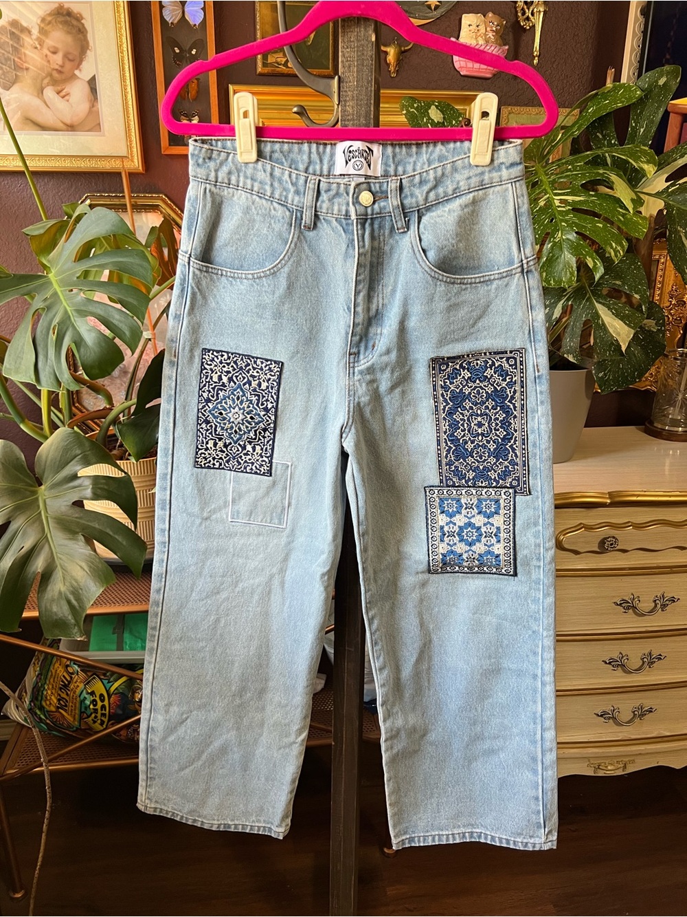 Vescartes Rug Patch Embroidered Wide Leg Jeans Size Small